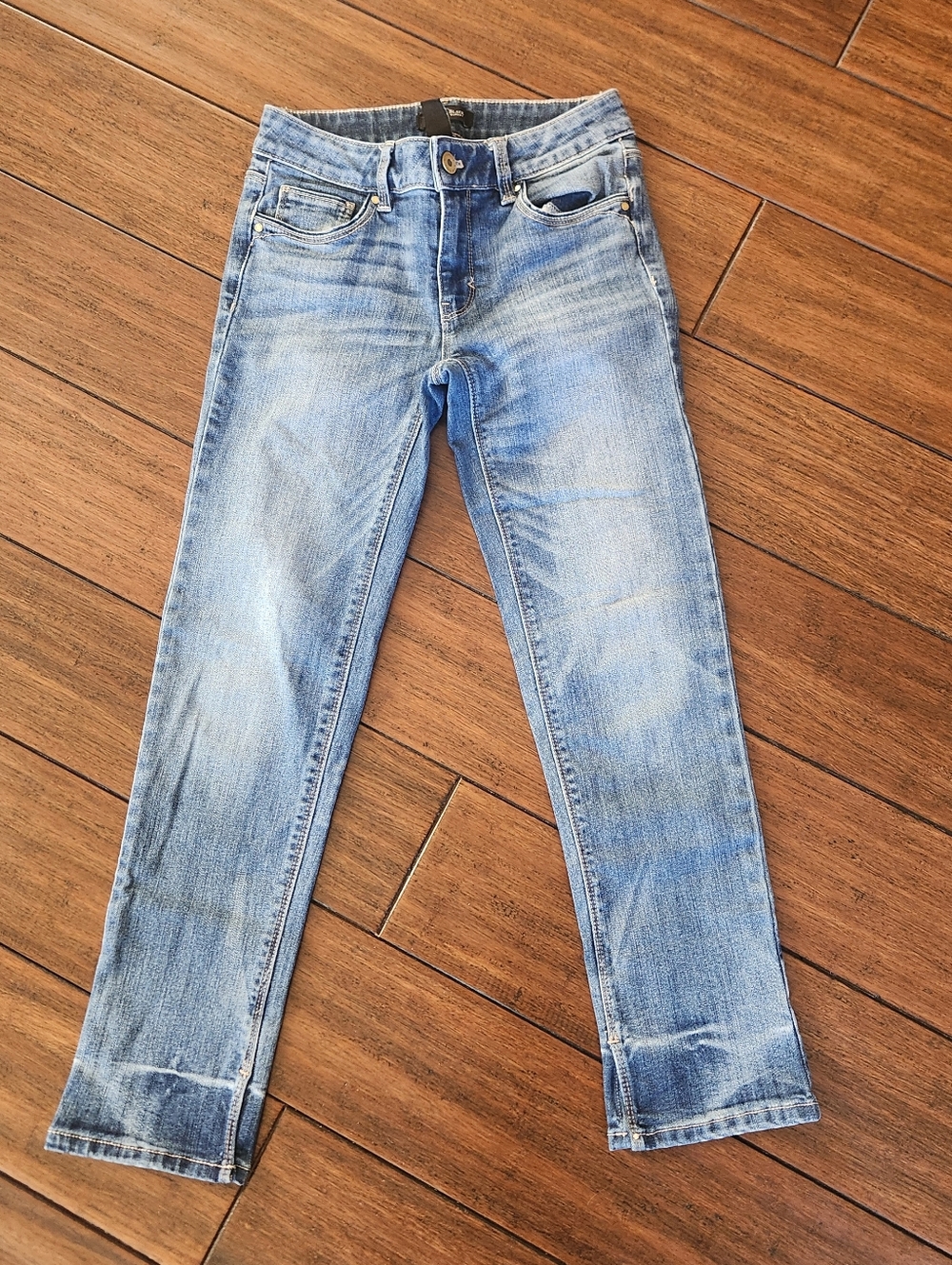 Classic Light Blue Women's Cropped Slim Jeans